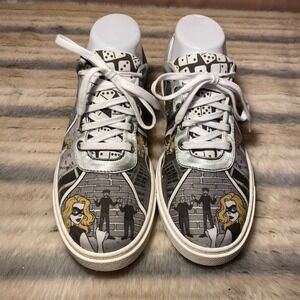 Red Needle Comic Book‎ Print Canvas Low Top Sneakers Unisex size 38EU
